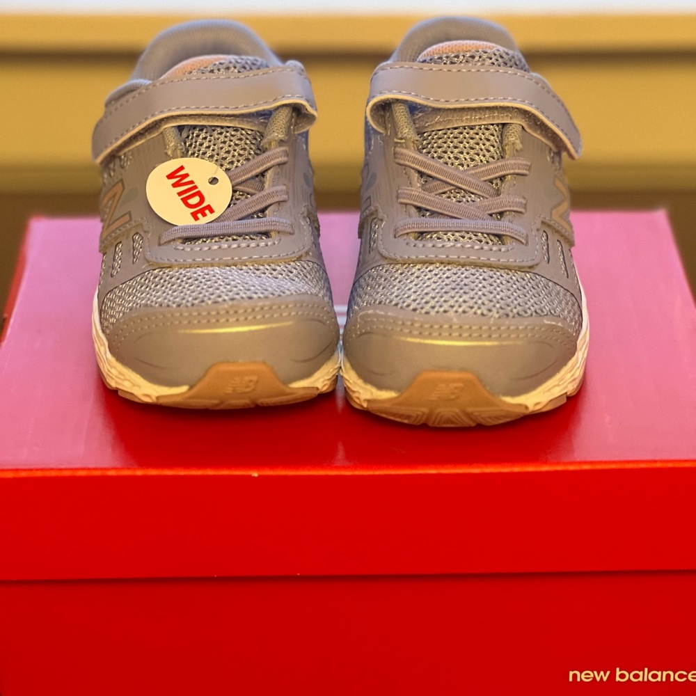 Toddler New Balance infant 680 girl sneaker